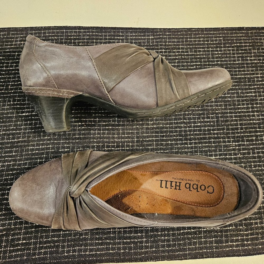 Womens size 8 1/2 Cobb Hill by New Balance knotted bootie